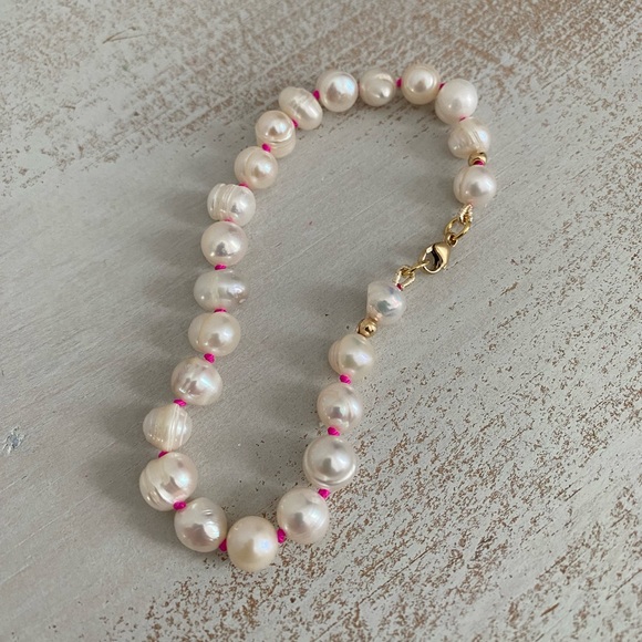 Barbie Pink Knotted Pearl Bracelet - Picture 5 of 9